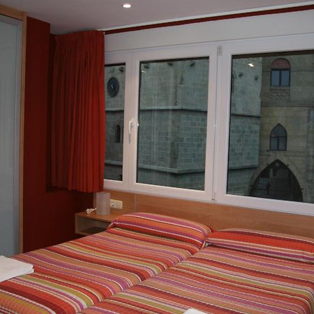 Ekia Pentsioa Hotel Zarautz Bagian luar foto
