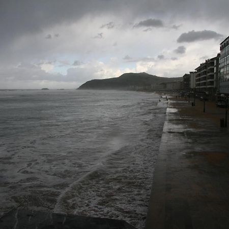 Ekia Pentsioa Hotel Zarautz Bagian luar foto