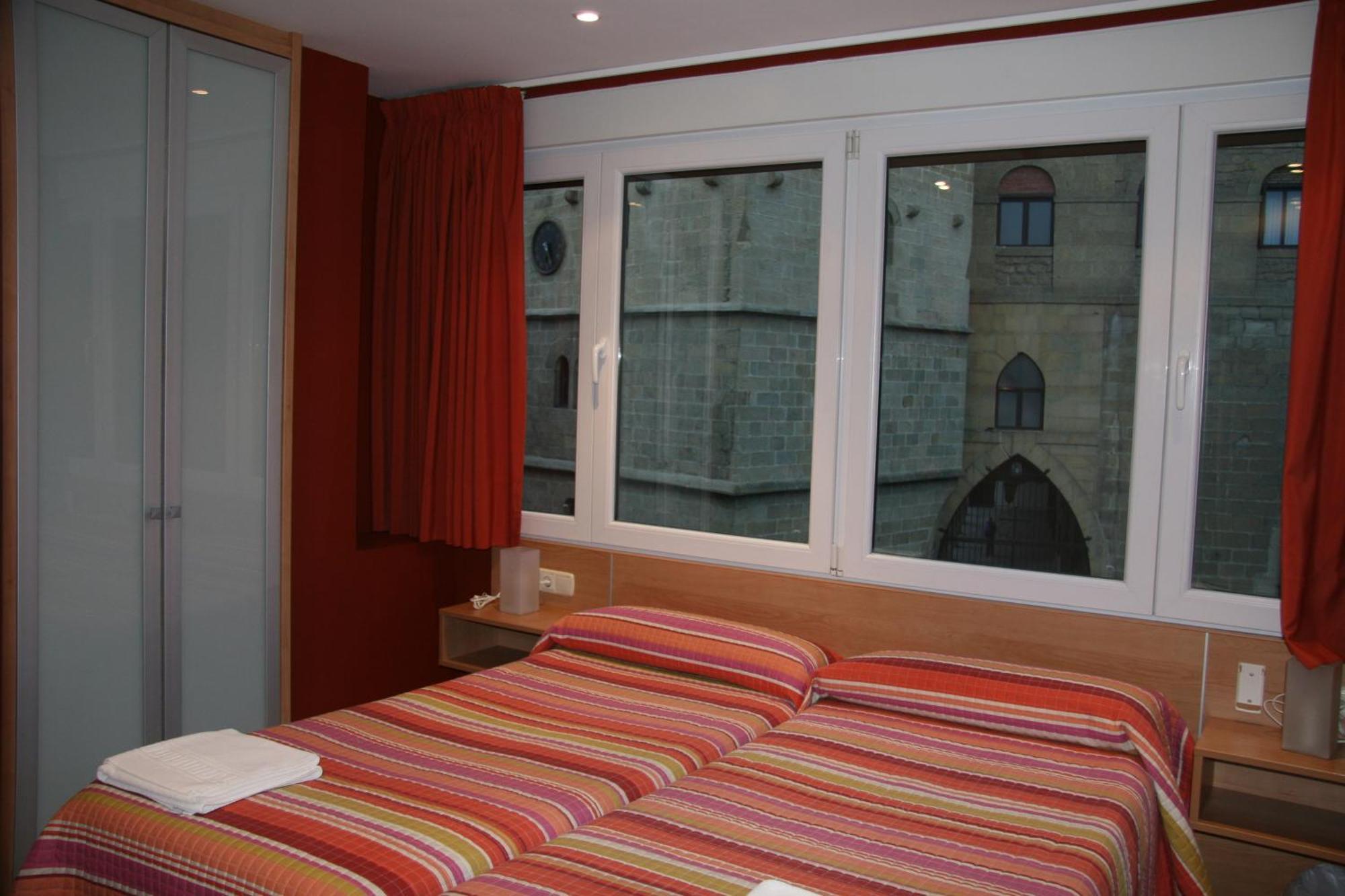 Ekia Pentsioa Hotel Zarautz Bagian luar foto