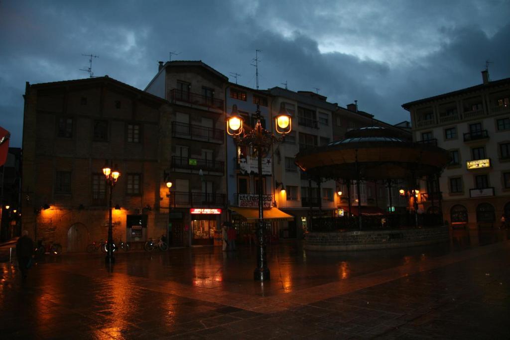 Ekia Pentsioa Hotel Zarautz Bagian luar foto