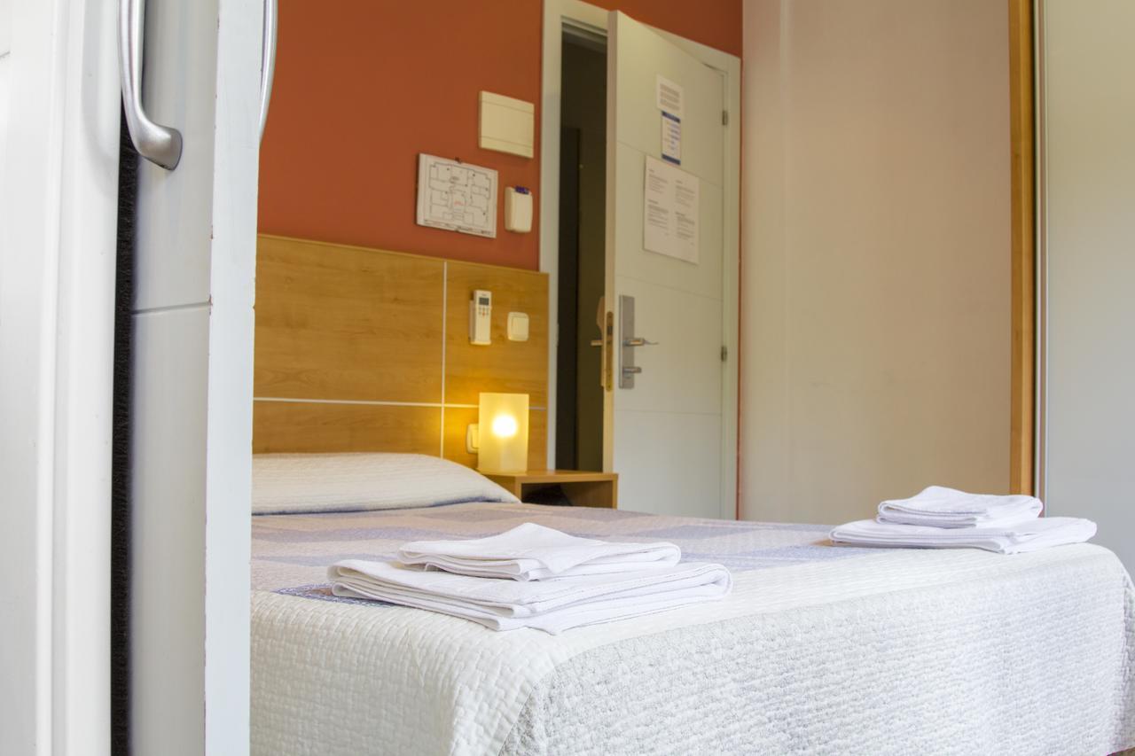 Ekia Pentsioa Hotel Zarautz Bagian luar foto
