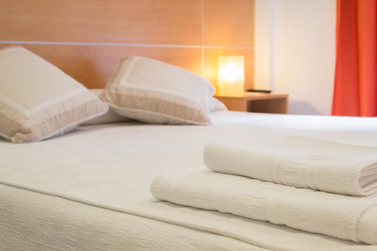 Ekia Pentsioa Hotel Zarautz Bagian luar foto
