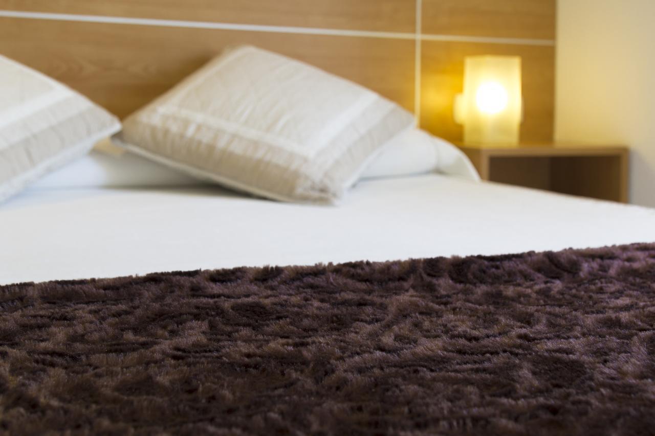 Ekia Pentsioa Hotel Zarautz Bagian luar foto